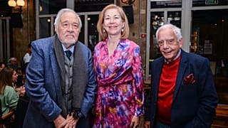Soldan sağa: Tarihçi İlber Ortaylı, Çekya İstanbul Başkonsolosu Olga Hajflerova ve fotoğraf sanatçısı İzzet Keribar.