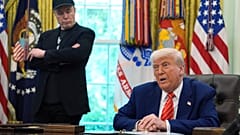 Elon Musk (links) wird von US-Präsident Trump verabschiedet