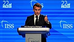 O Presidente francês Emmanuel Macron discursa durante a 22.ª cimeira do Diálogo de Shangri-La em Singapura, na sexta-feira, 30 de maio de 2025. 