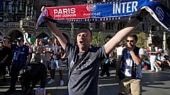 Fans warten auf das Champions-League-Finale zwischen Paris Saint-Germain und Inter Mailand in München, Deutschland: Anpfiff am Samstag um 21 Uhr (30. Mai 2025)