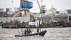 Ejercicio del Servicio de Protección Portuaria y Defensa Costera con aliados de Portugal, en Klaipeda, Lituania, el 5 de mayo de 2025.
