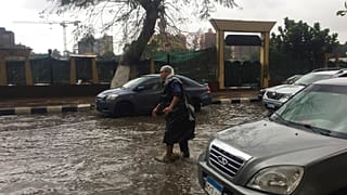 صورة أرشيفية: أمطار غزيرة في حي الزمالك بالقاهرة، 12 آذار/مارس 2020.