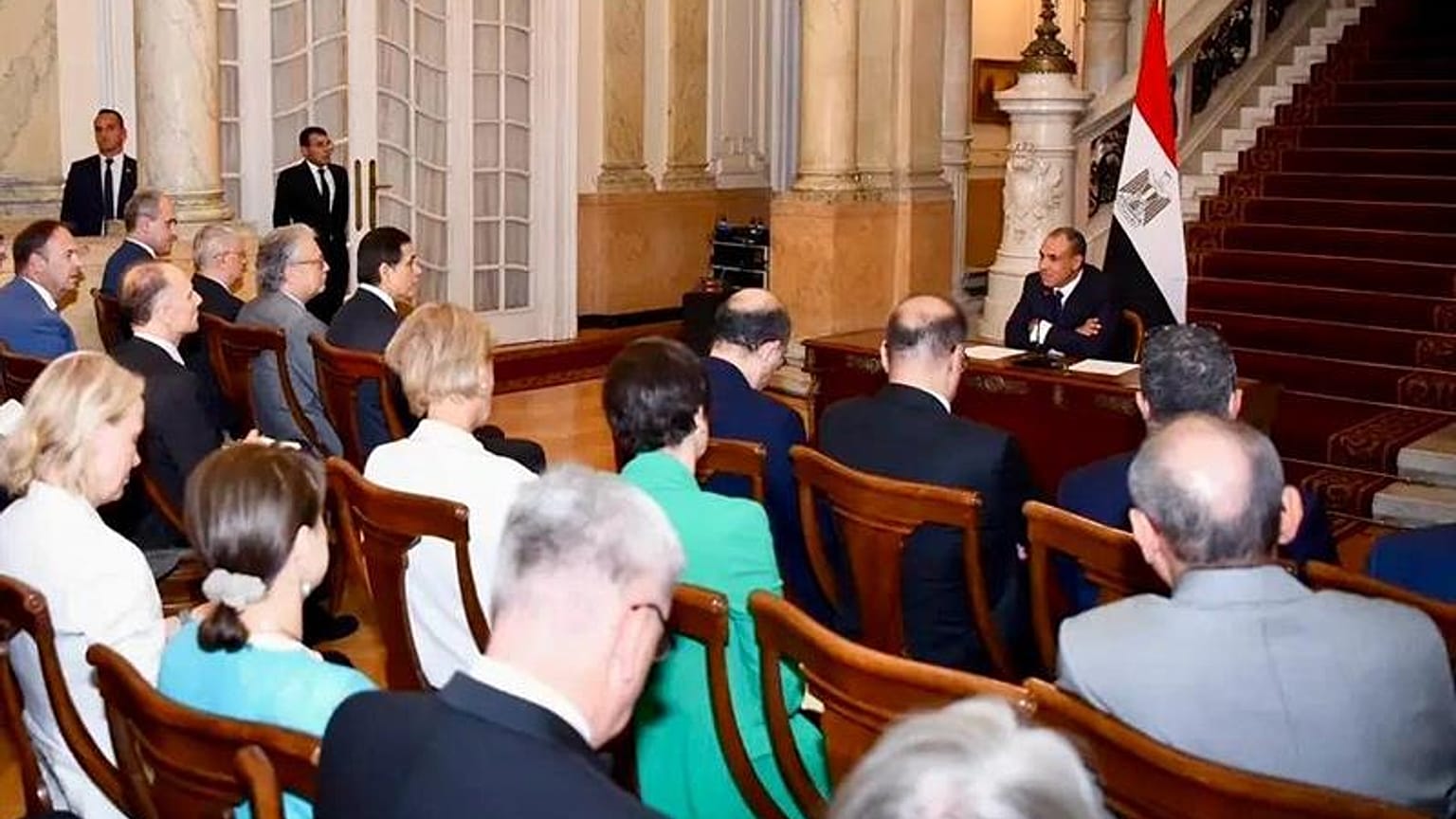 Ο Υπουργός Εξωτερικών της Αιγύπτου ενημερώνει τους ευρωπαίους πρέσβεις στο Κάιρο