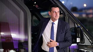 Rui Rocha, líder do partido Iniciativa Liberal, chega a Carcavelos para um debate eleitoral na televisão com outros líderes partidários