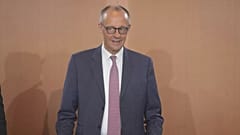 Bundeskanzler Friedrich Merz kommt zur Kabinettssitzung im Kanzleramt in Berlin, Deutschland, Mittwoch, 28. Mai 2025, an. 