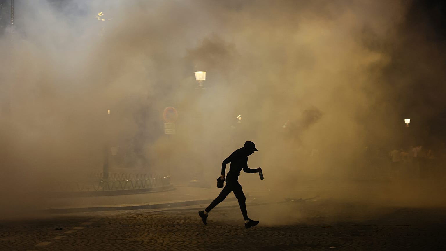 Εκτεταμμένα επεισόδια στο Παρίσι μετά την σαρωτκή επικράτηση της Παρί επί της Ίντερ