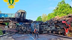 Züge verunglücken in Russland durch eingestürzte Brücken, mehrere Tote