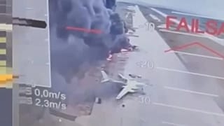 Égő Tu-95 bombázók