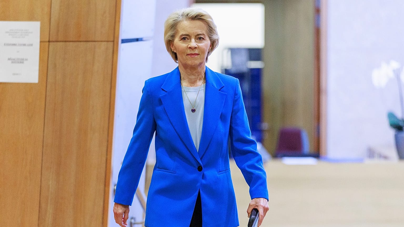 Ursula von der Leyen quer baixar o limite de preços do G7 para o petróleo russo.