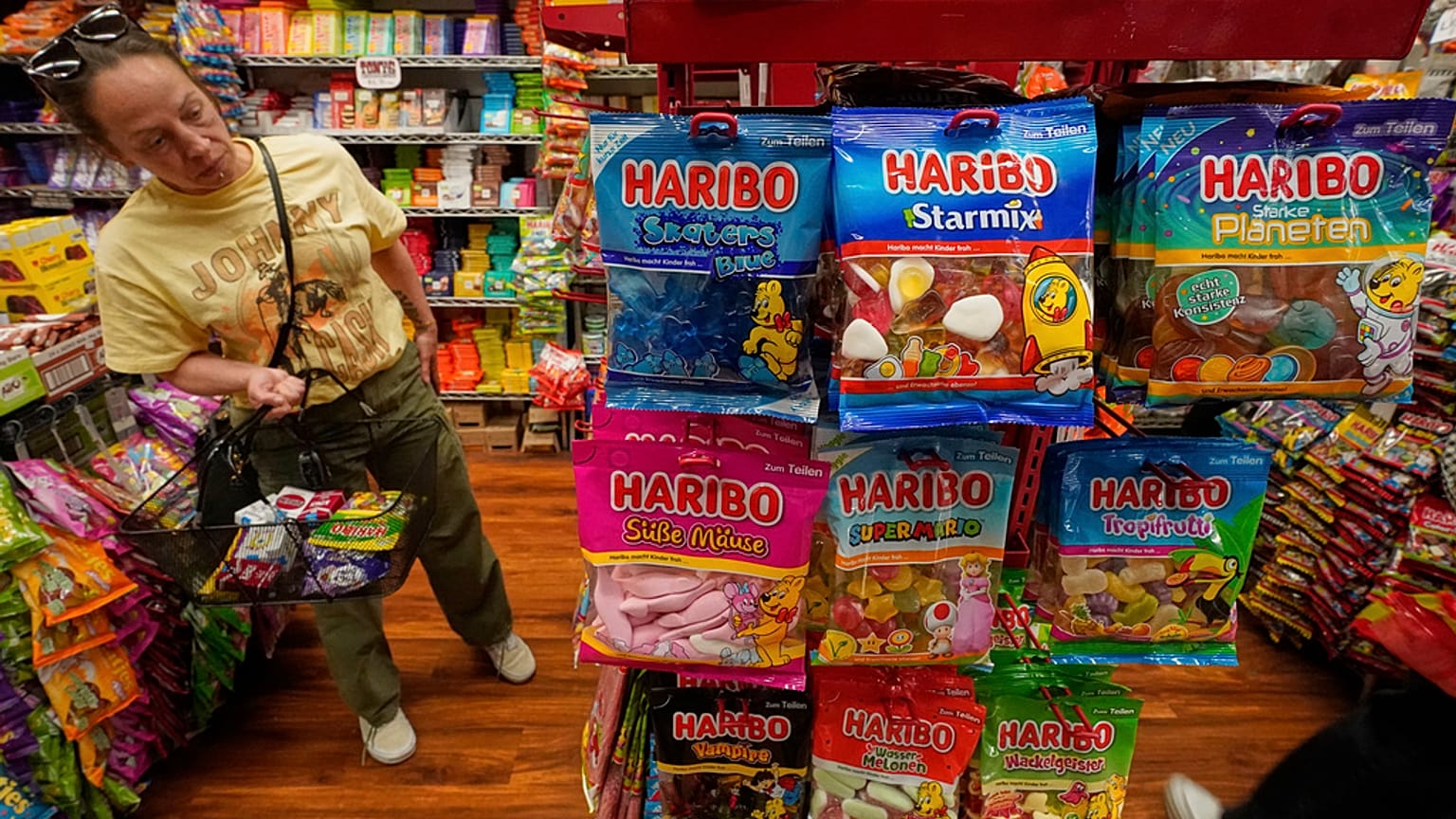 HARIBO ha richiamato sacchi da un chilo di HARIBO Happy Cola F!ZZ contenenti caramelle che potrebbero causare problemi di salute se consumate.