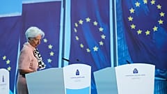 Die Präsidentin der Europäischen Zentralbank, Christine Lagarde, kommt zu einer Pressekonferenz nach einer EZB-Ratssitzung in Frankfurt, Deutschland, Donnerstag, 17. April 2025.