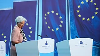 Η πρόεδρος της Ευρωπαϊκής Κεντρικής Τράπεζας Κριστίν Λαγκάρντ φτάνει για συνέντευξη Τύπου μετά τη συνεδρίαση του διοικητικού συμβουλίου της ΕΚΤ στη Φρανκφούρτη, Γερμανία, Πέμπτη 17 Απριλίου 2025.