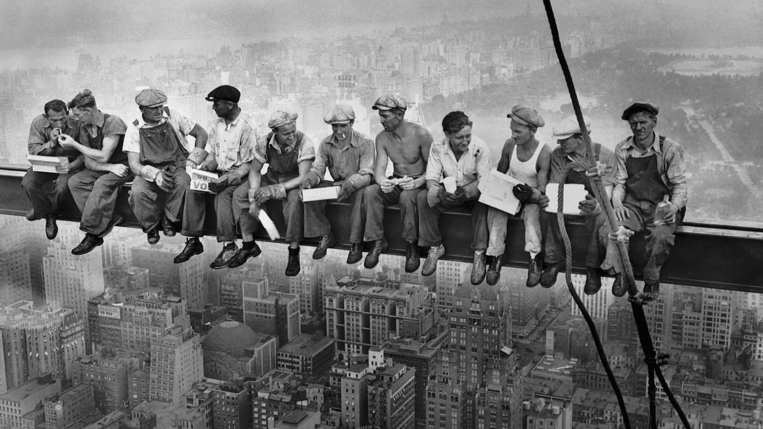 'Almuerzo en lo alto de un rascacielos', publicado en el 'New York Herald-Tribune', 2 de octubre de 1932, Charles Clyde Ebbets, Tom Kelley o William Leftwich