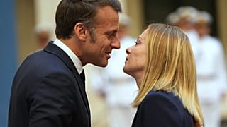Prezydent Francji Emmanuel Macron i premier Włoch Giorgia Meloni spotykają się w siedzibie premiera Palazzo Chigi w Rzymie we wtorek, 3 czerwca 2025 r.