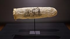 200 Jahre altes Kondom mit erotischer Radierung wird in einem niederländischen Museum ausgestellt