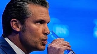 ARQUIVO: Secretário da Defesa dos EUA, Pete Hegseth, na 22ª Cimeira do Diálogo de Shangri-La em Singapura, 31 de maio de 2025.