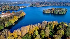See in Eutin, Norddeutschland, am Freitag, den 25. Oktober 2024.