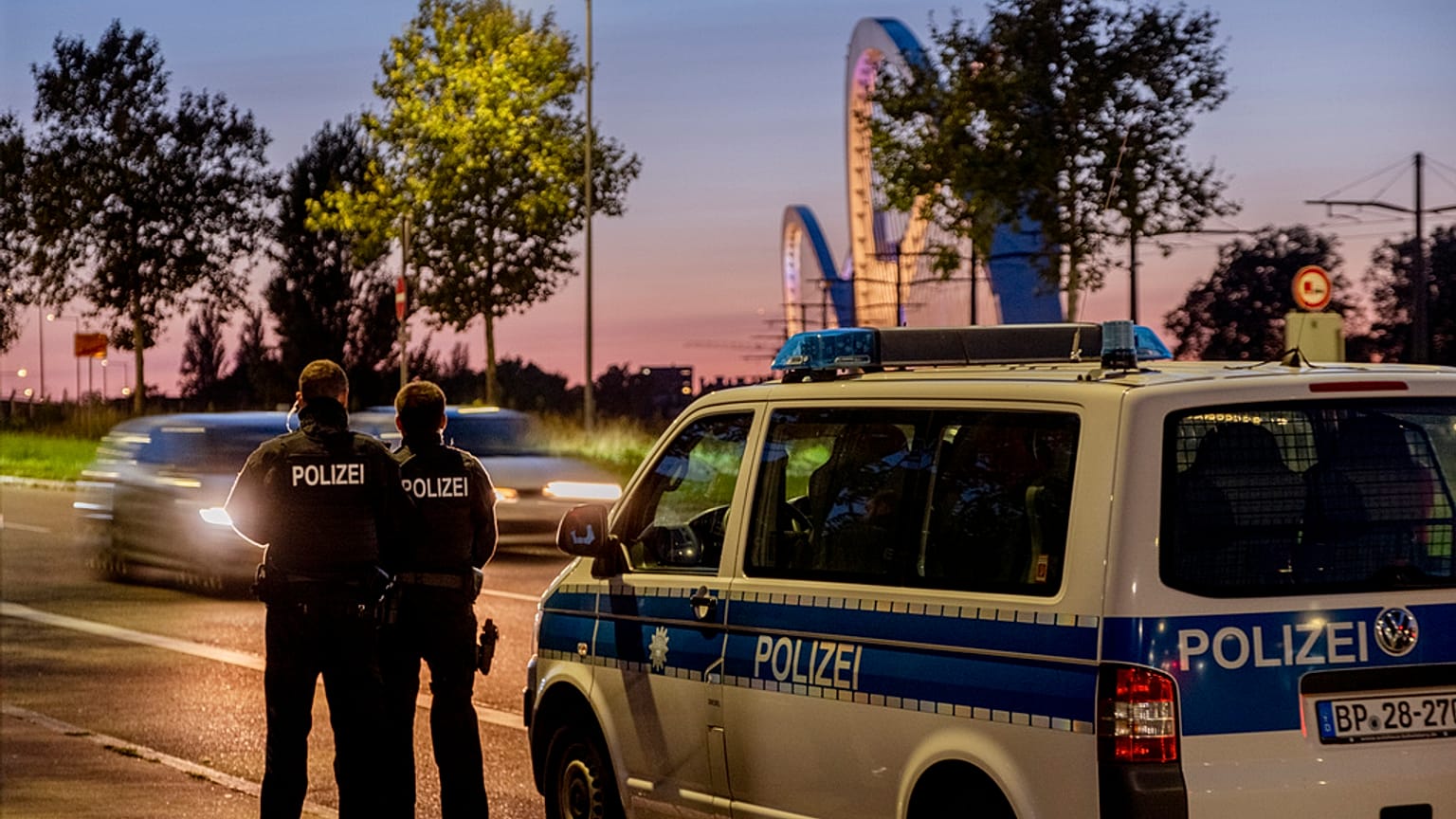 Eine Nichtregierungsorganisation half dabei, dass zurückgewiesene Migranten schriftlich Asyl stellen und nach Deutschland können (Symbolbild).