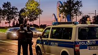 Eine Nichtregierungsorganisation half dabei, dass zurückgewiesene Migranten schriftlich Asyl stellen und nach Deutschland können (Symbolbild).