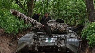Ukrainian servicemen of the 65th brigade prepare their tank for the next operation to defend their positions at the frontline in Zaporizhzhia region, Ukraine. 18 April 2024.