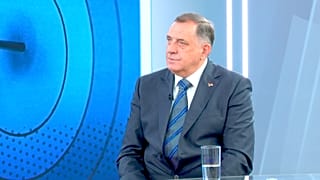 El líder serbobosnio Milorad Dodik concede una entrevista al estudio de Euronews Serbia en Belgrado, 4 de junio de 2025.