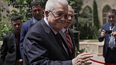 الرئيس الفلسطيني محمود عباس في السراي الحكومي في بيروت، لبنان، يوم الخميس 22 أيار/مايو 2025
