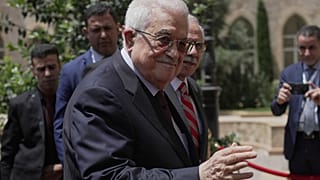 الرئيس الفلسطيني محمود عباس في السراي الحكومي في بيروت، لبنان، يوم الخميس 22 أيار/مايو 2025