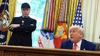 Elon Musk(balra) és Donald Trump (jobbra) az Ovális Irodában