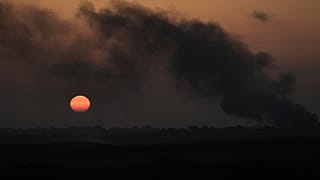 Gazze'nin kuzeyinde binalardan yükselen dumanlar, 5 Haziran 2025