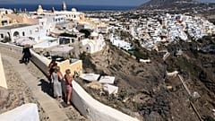 Santorini'de bu yıl turist trafiğinin azalmasına ilişkin tahminler %10-%25 arasında değişiyor