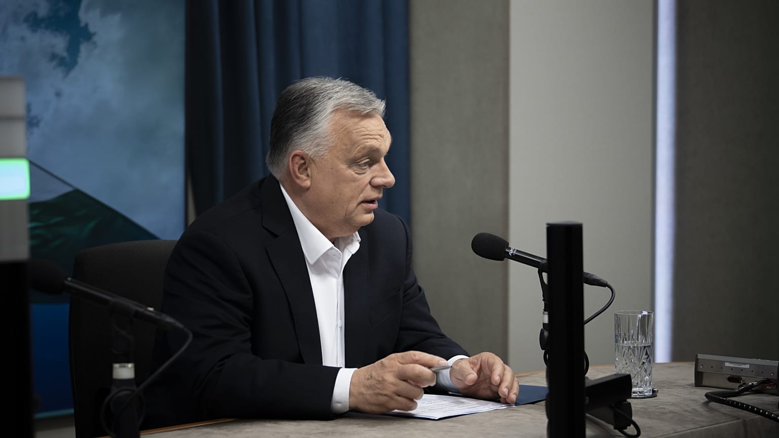 A miniszterelnök a Kossuth rádióban