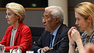 Avrupa Birliği liderliği, ABD'nin UCM'nin dört yargıcına yönelik yaptırımlarını esefle karşıladı.