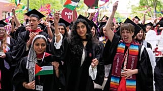 دانشجویان دانشگاه هاروارد در مراسم فارِغ‌التحصیلی