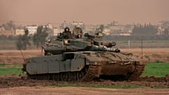 مناورة دبابة إسرائيلية على حدود إسرائيل وقطاع غزة، الثلاثاء 12 فبراير/شباط 2008. 