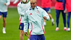لاعب نادي برشلونة ومنتخب إسبانيا لامين يامال