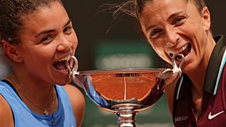 Das Paar Errani-Paolini nach seinem Triumph in Roland Garros