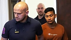 Andres Alfons de la Hoz de la Cruz, Çekya'da bir mahkemeye getirilirken
