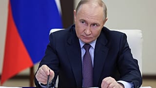 Le président russe Vladimir Poutine dans la résidence d'État de Novo-Ogaryovo, à l'extérieur de Moscou, en Russie, le jeudi 5 juin 2025.