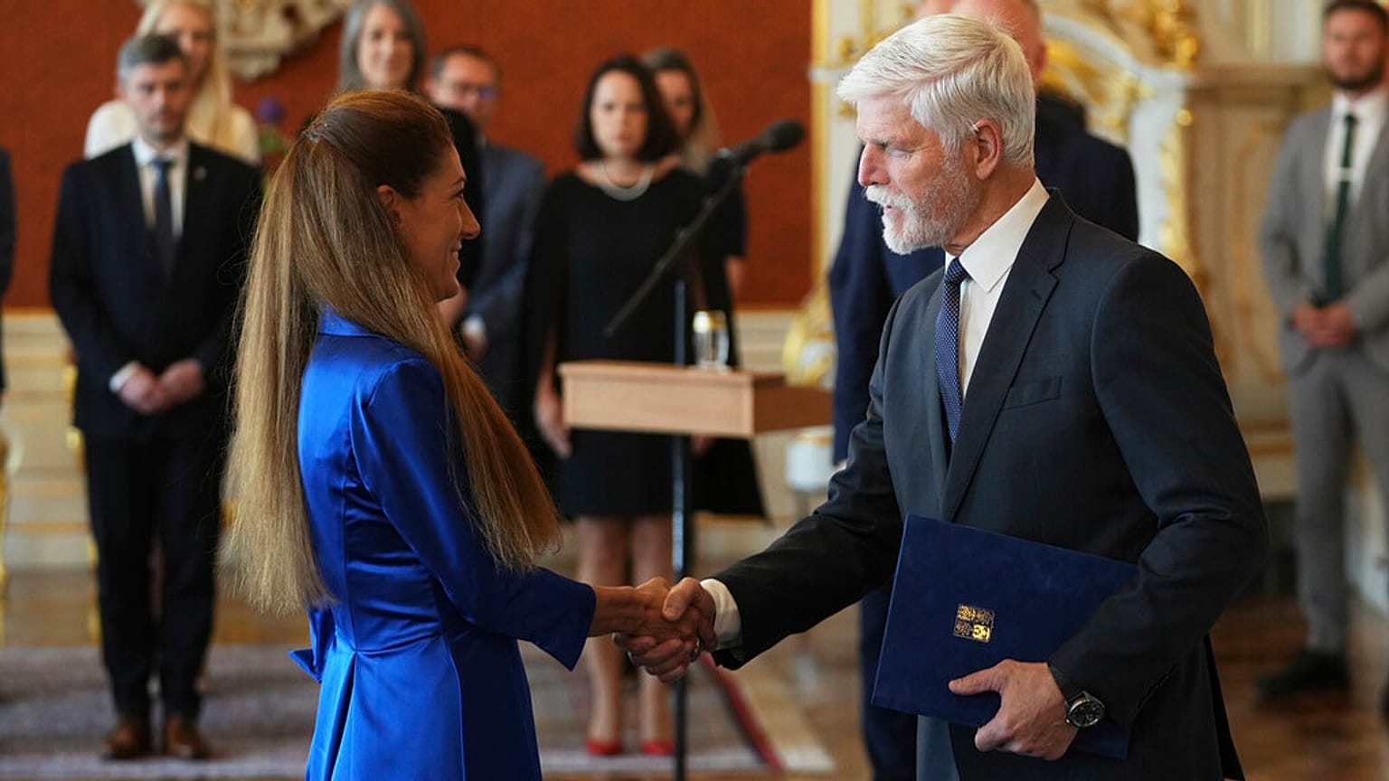 Çek Cumhuriyeti Cumhurbaşkanı Petr Pavel, Prag Kalesi'nde Eva Decroix'i yeni Adalet Bakanı olarak atadı, 10 Haziran 2025
