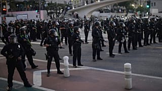 پلیس ضد شورش در لس‌آنجلس