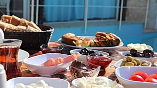 Tipik Türk kahvaltısı.