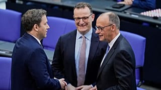 SPD-Manifest: Kritik an der Außen- und Sicherheitspolitik der Bundesregierung.