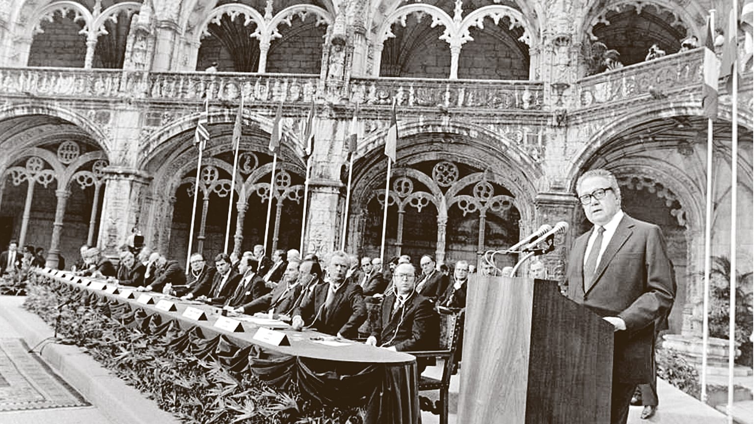 Mário Soares, discursa no Mosteiro dos Jerónimos após a assinatura do tratado de adesão à CEE em 1985