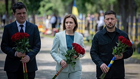 Ukraine's President Volodymyr Zelenskyy Romania's President Nicusor Dan and Moldovan President Maia Sandu lay flowers at the Ukrainian soldiers memorial in Odesa, 11 June 2025