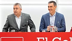 El hasta ahora secretario de Organización del PSOE, Santos Cerdán (a la izquierda), en una fotografía del partido junto a Pedro Sánchez.