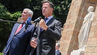 Il ministro degli Esteri italiano Antonio Tajani e il Segretario generale della Nato Mark Rutte, prima della riunione ministeriale Weimar Plus a Roma, 12 giugno 2025
