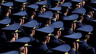 Cadetti dell'esercito iraniano partecipano a una parata per commemorare la Giornata nazionale dell'esercito, Iran, 18 aprile 2025