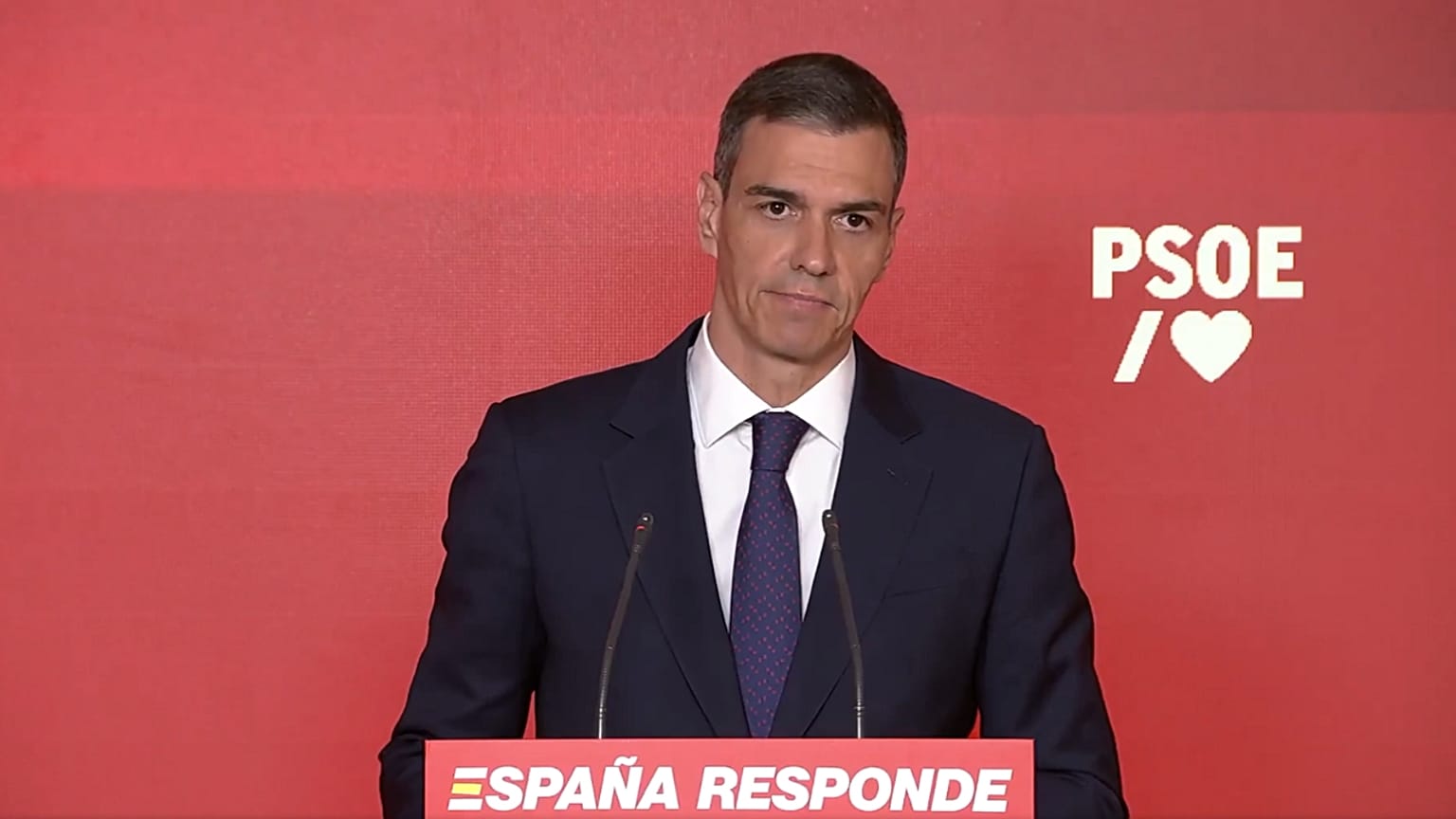 Captura de imagen de la señal oficial del PSOE durante la comparecencia de Pedro Sánchez ante los medios este jueves 12 de junio de 2025.