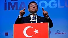 Ekrem Imamoglu, candidato del CHP, en un mitin de campaña para la repetición de las elecciones a la alcaldía de Estambul el 23 de junio, Estambul, 22 de mayo de 2019.
