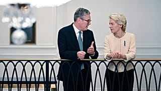 Keir Starmer és Ursula von der Leyen azonnali de-eszkalációt sürgetett.
